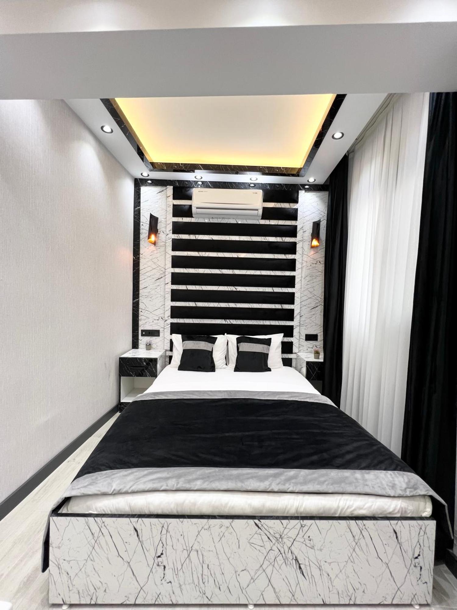 Taksim Larissa Hotel Suites Istanbul Exteriör bild