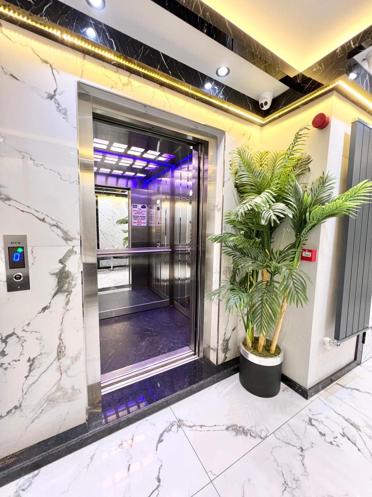 Taksim Larissa Hotel Suites Istanbul Exteriör bild