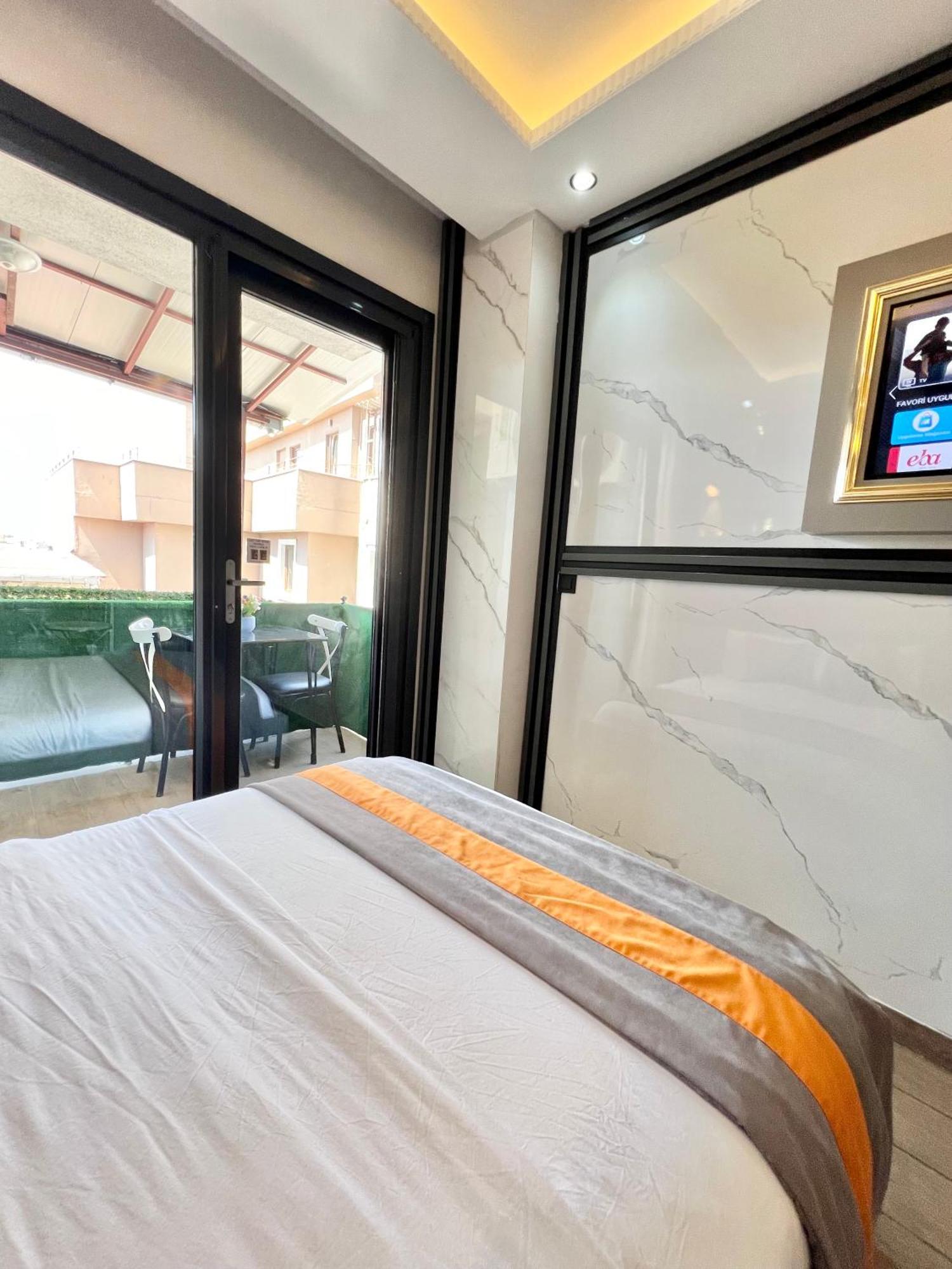 Taksim Larissa Hotel Suites Istanbul Exteriör bild