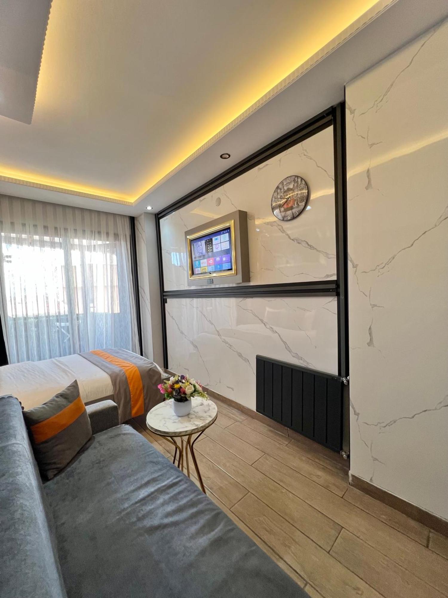 Taksim Larissa Hotel Suites Istanbul Exteriör bild