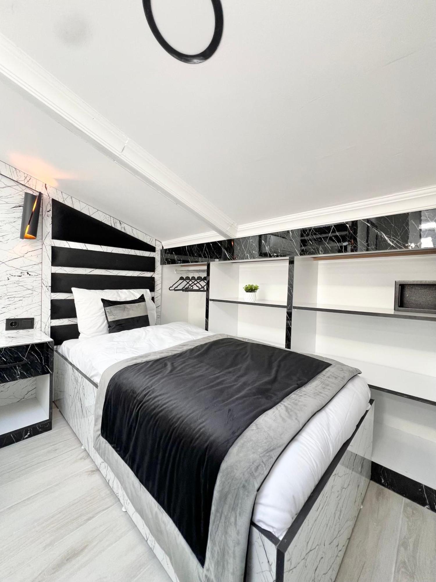 Taksim Larissa Hotel Suites Istanbul Exteriör bild
